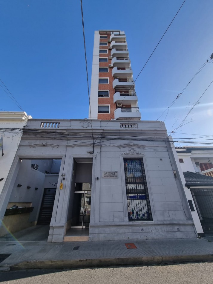 VENTA DE DEPARTAMENTO DE 2 DORMITORIOS EN ZONA CENTRO DE LA CIUDAD DE SANTA FE.