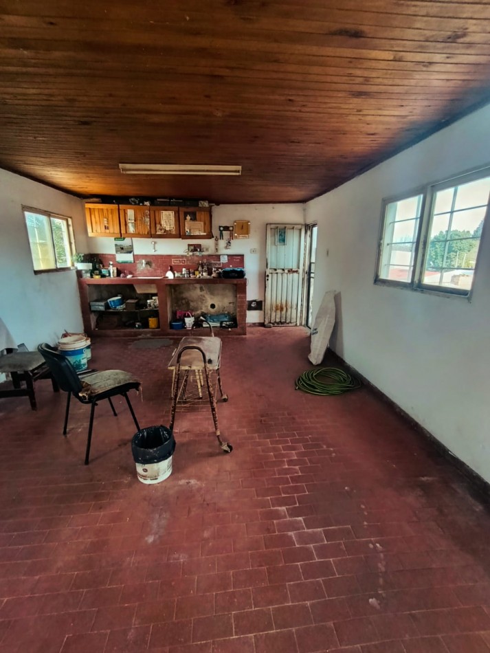 VENTA CASA 4 DORMITORIOS+SALON calle Santos Dominguez