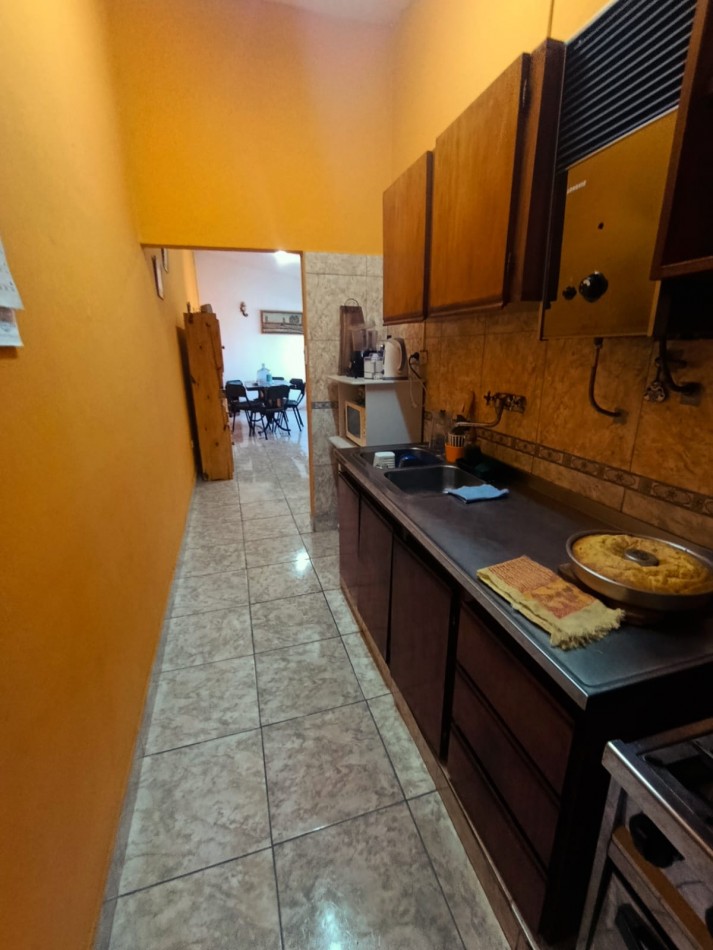 VENTA CASA 4 DORMITORIOS+SALON calle Santos Dominguez