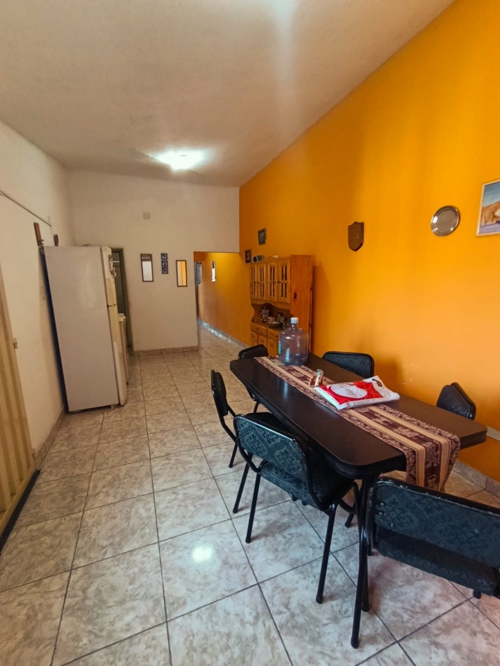 VENTA CASA 4 DORMITORIOS+SALON calle Santos Dominguez