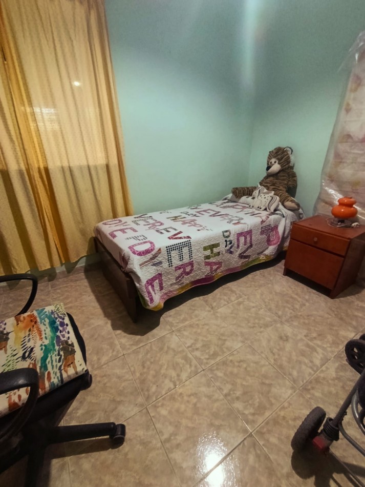 VENTA CASA 4 DORMITORIOS+SALON calle Santos Dominguez