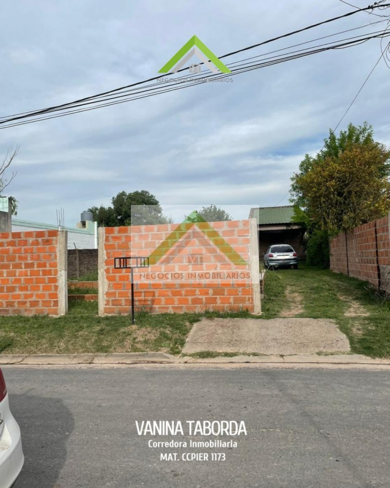VENTA DE CASA CON GRAN TERRENO- STROBEL